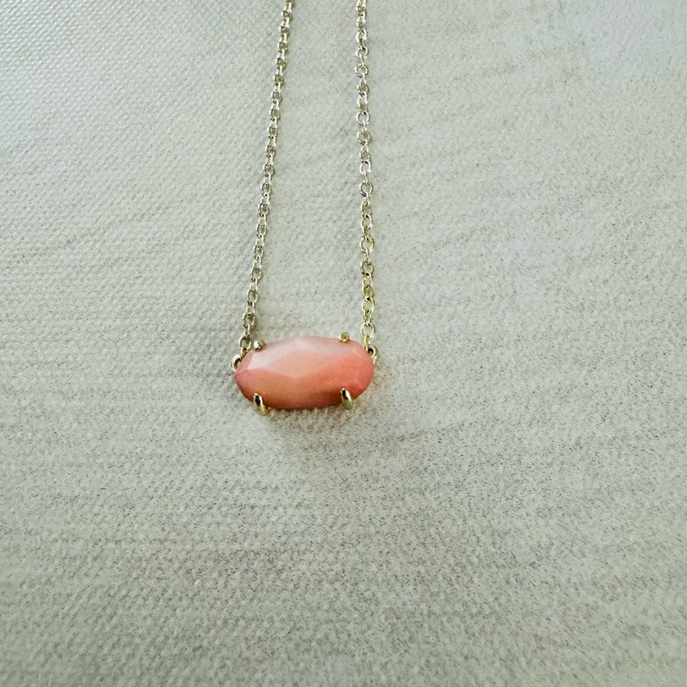 Kendra Scott Pink and Gold Necklace with Elegant Design